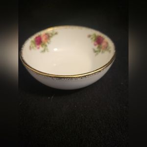 Vintage Royle Albert Old Country roses gold trim fruit bowl.
